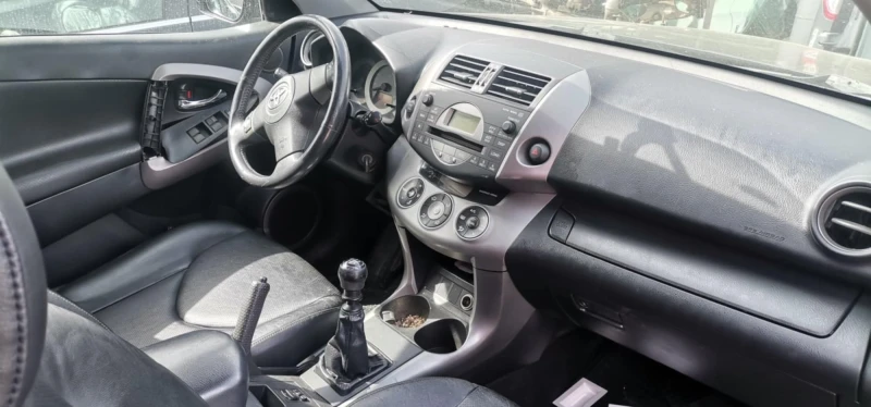 Toyota Rav4 2.2, снимка 7 - Автомобили и джипове - 49620309