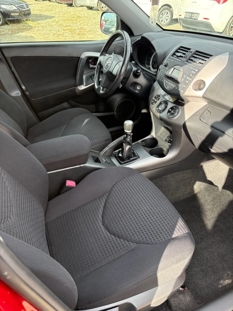 Toyota Rav4 2.2D4D, снимка 10 - Автомобили и джипове - 50051404