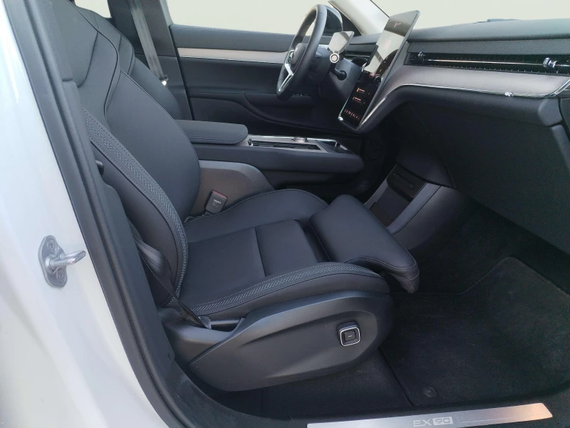 Volvo EX90 111 kWh, снимка 10 - Автомобили и джипове - 52870325