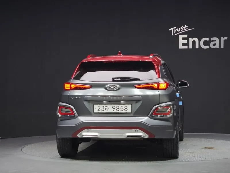 Hyundai Kona 1.6 - САМО 30% АВАНС, снимка 4 - Автомобили и джипове - 56305020