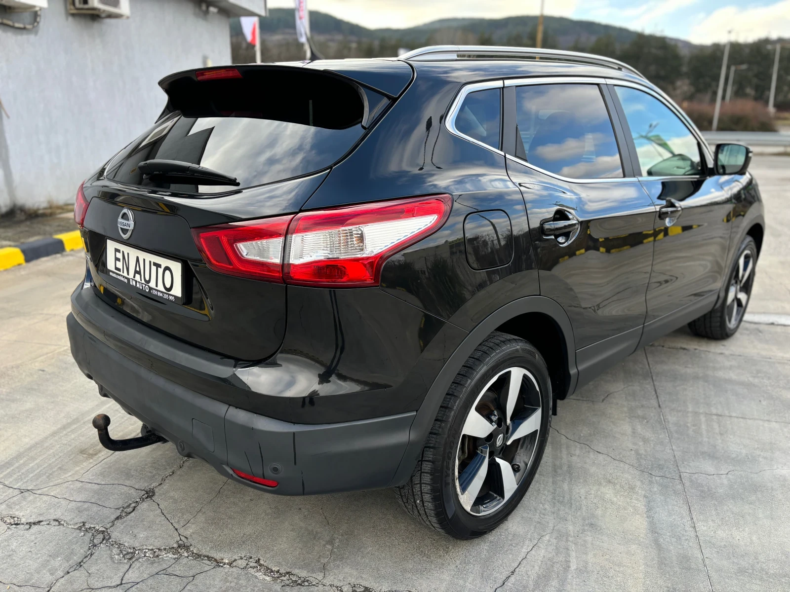 Nissan Qashqai 1.2 DIG-T* N-Connecta* AUTOMATIC* PANORAMA* NAVI*  - изображение 4