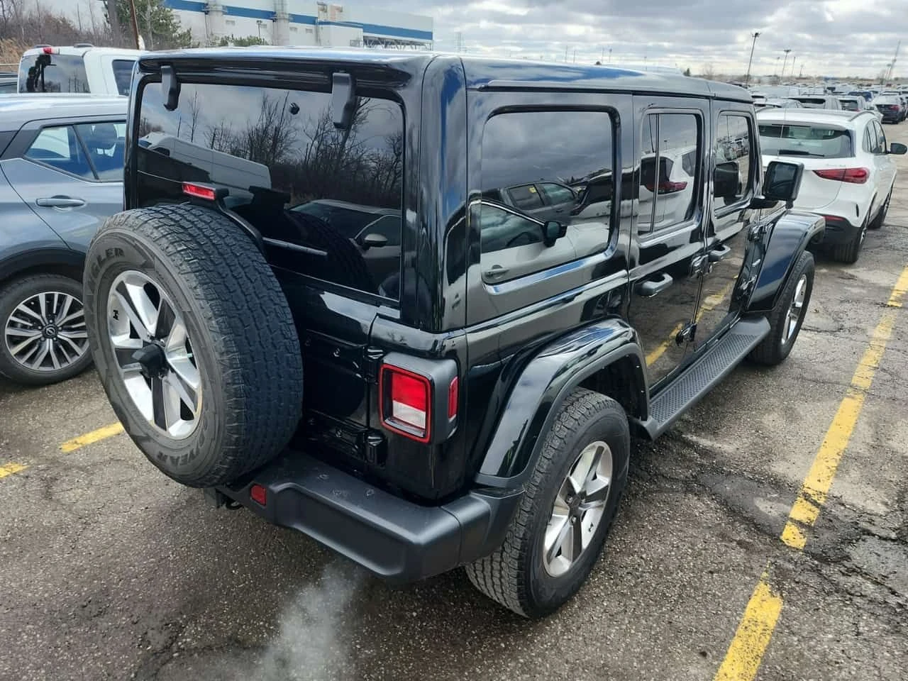 Jeep Wrangler * UNLIMITED SAHARA * CARFAX * 2 КЛЮЧА * , снимка 3 - Автомобили и джипове - 53949958