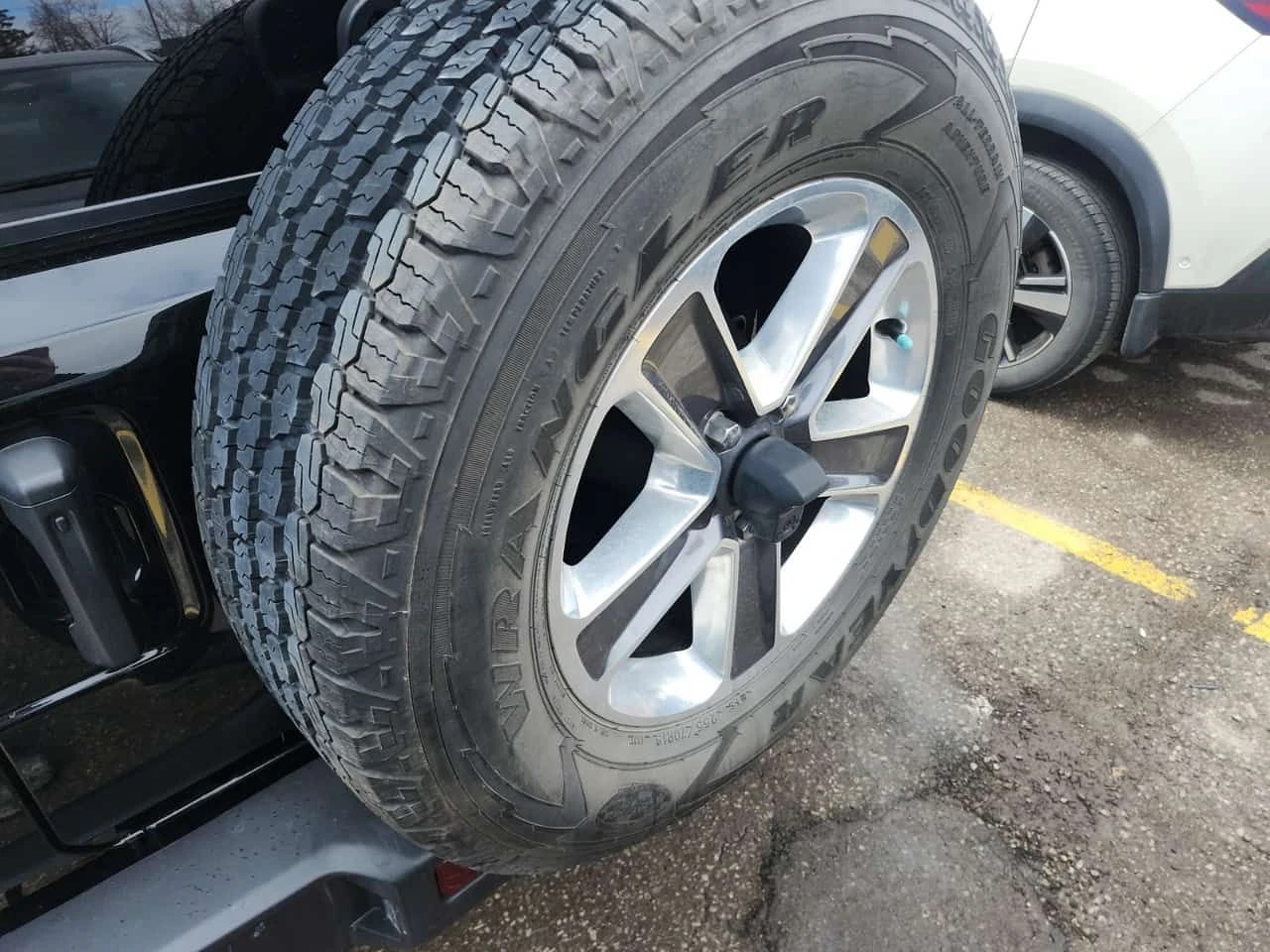 Jeep Wrangler * UNLIMITED SAHARA * CARFAX * 2 КЛЮЧА * , снимка 15 - Автомобили и джипове - 53949958