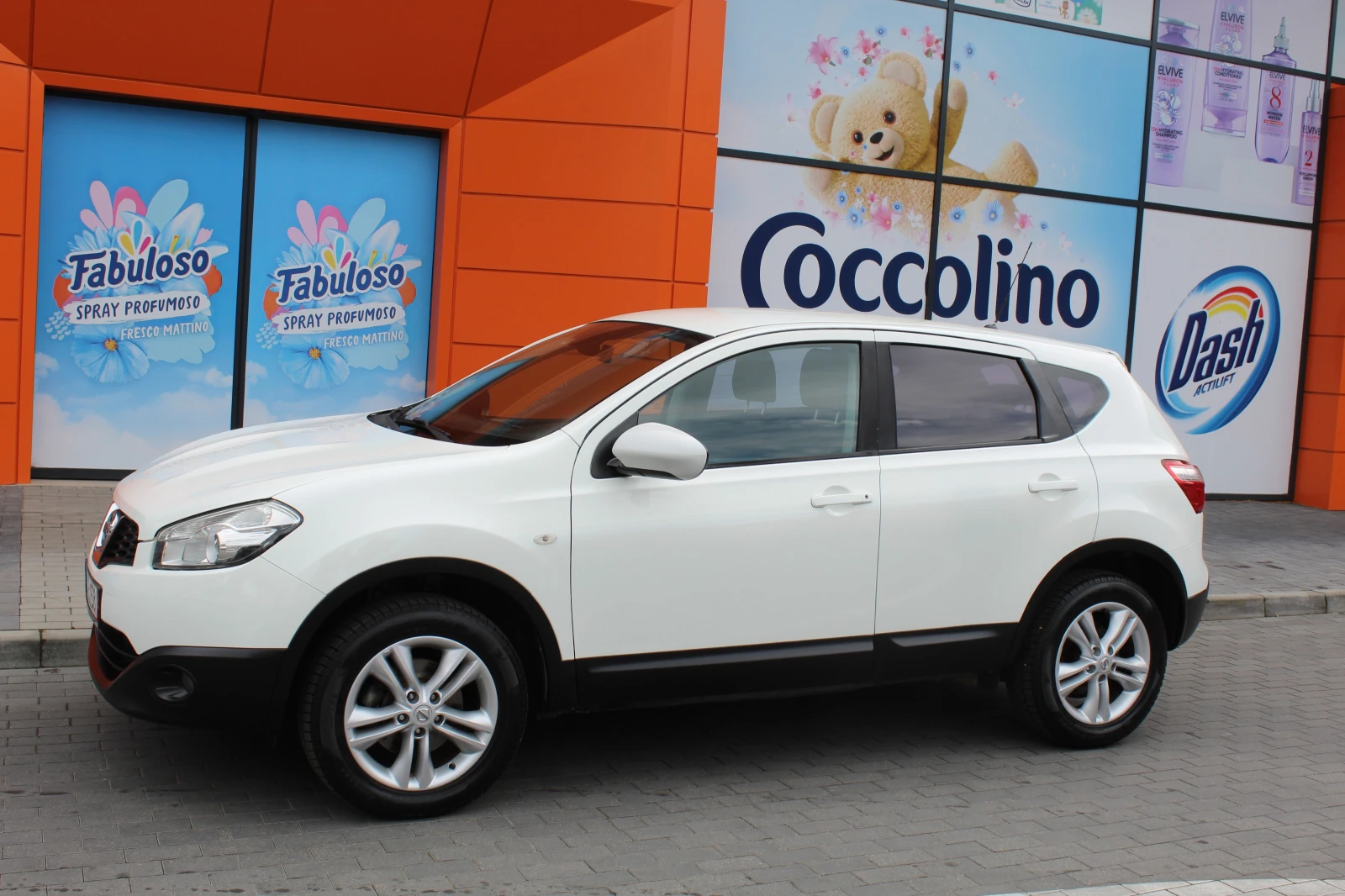 Nissan Qashqai 1.5DCI, снимка 6 - Автомобили и джипове - 54751956