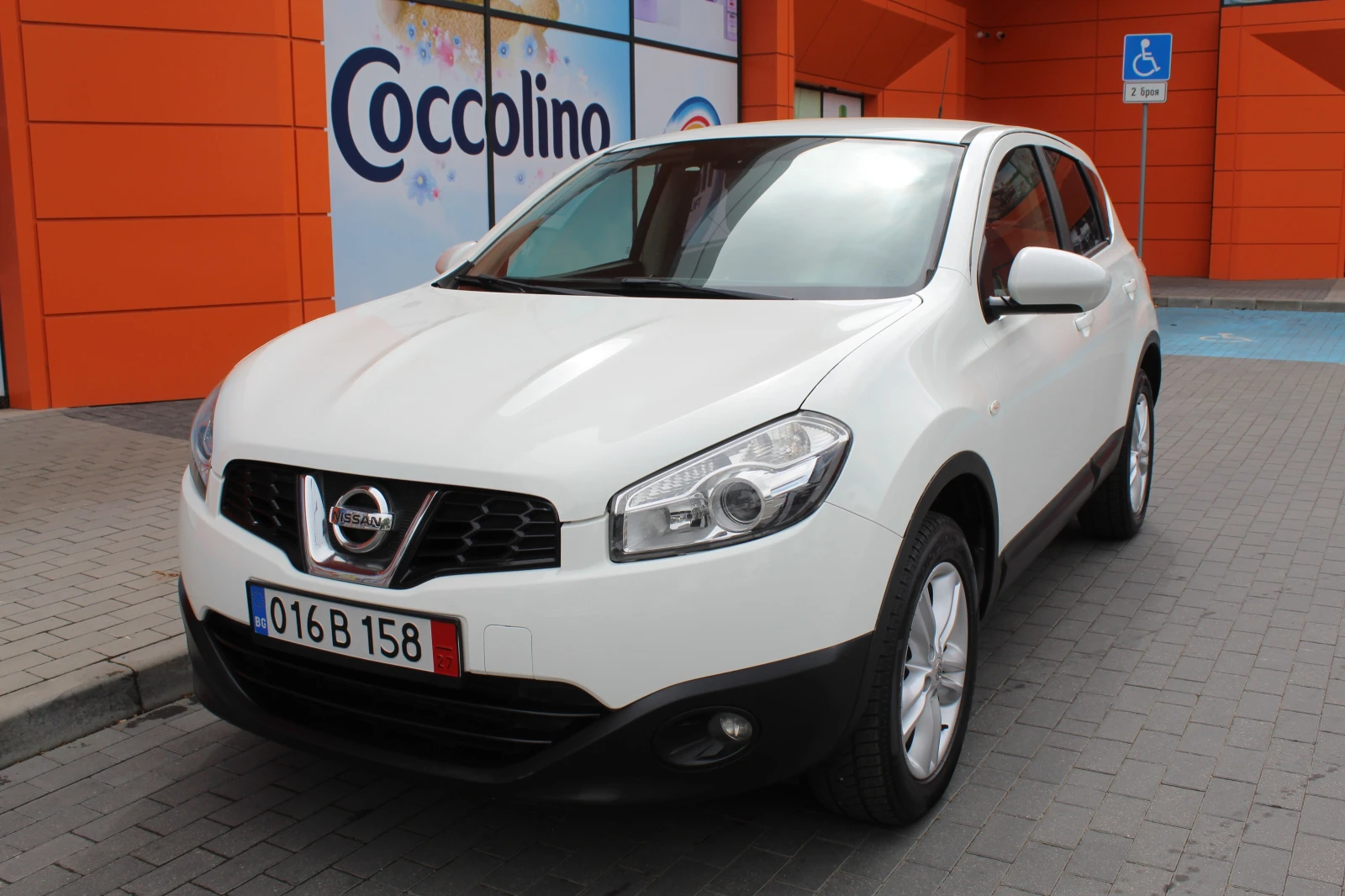 Nissan Qashqai 1.5DCI, снимка 8 - Автомобили и джипове - 54751956