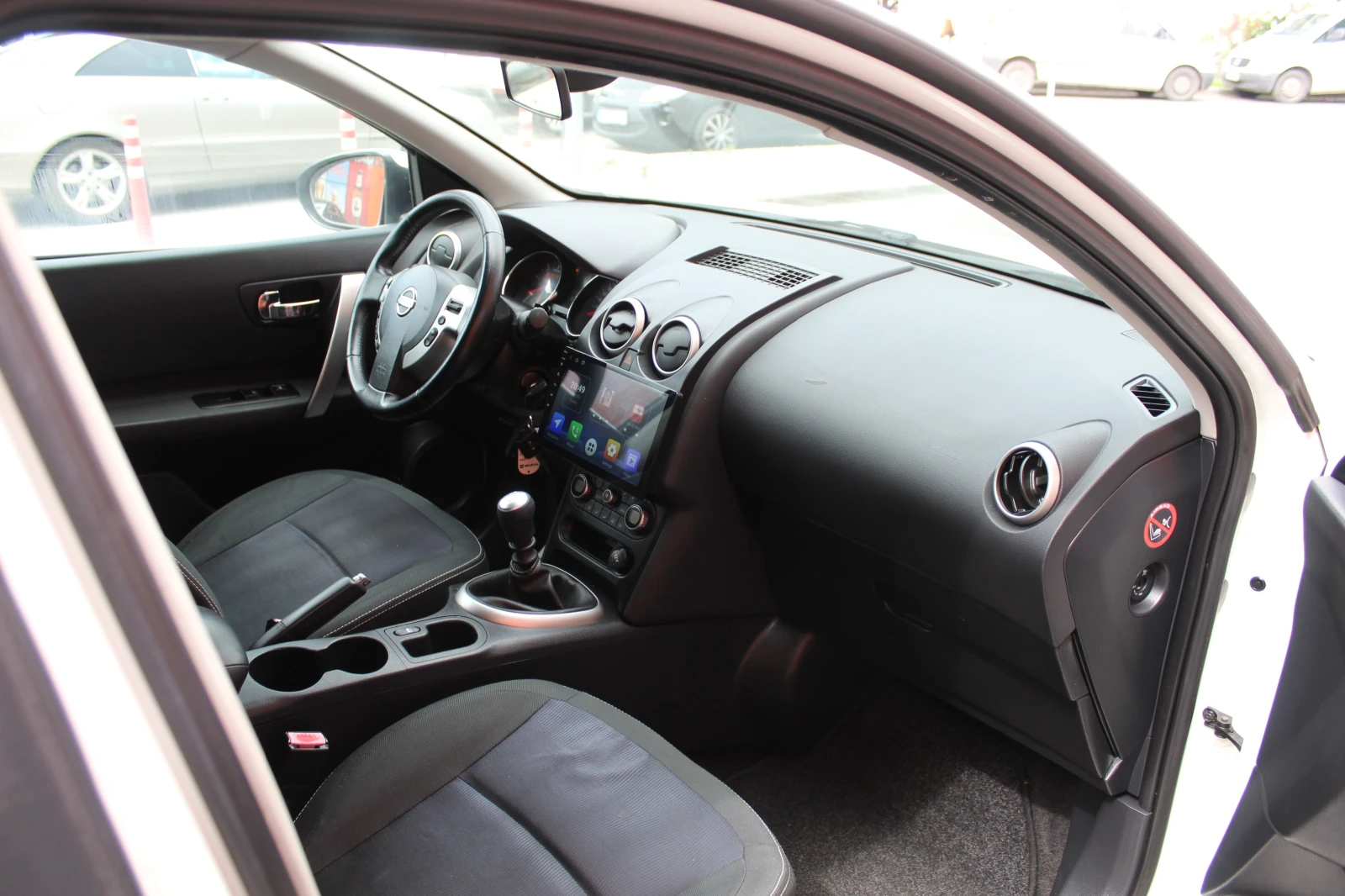 Nissan Qashqai 1.5DCI, снимка 14 - Автомобили и джипове - 54751956