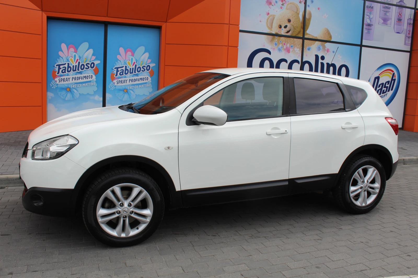 Nissan Qashqai 1.5DCI, снимка 9 - Автомобили и джипове - 54751956