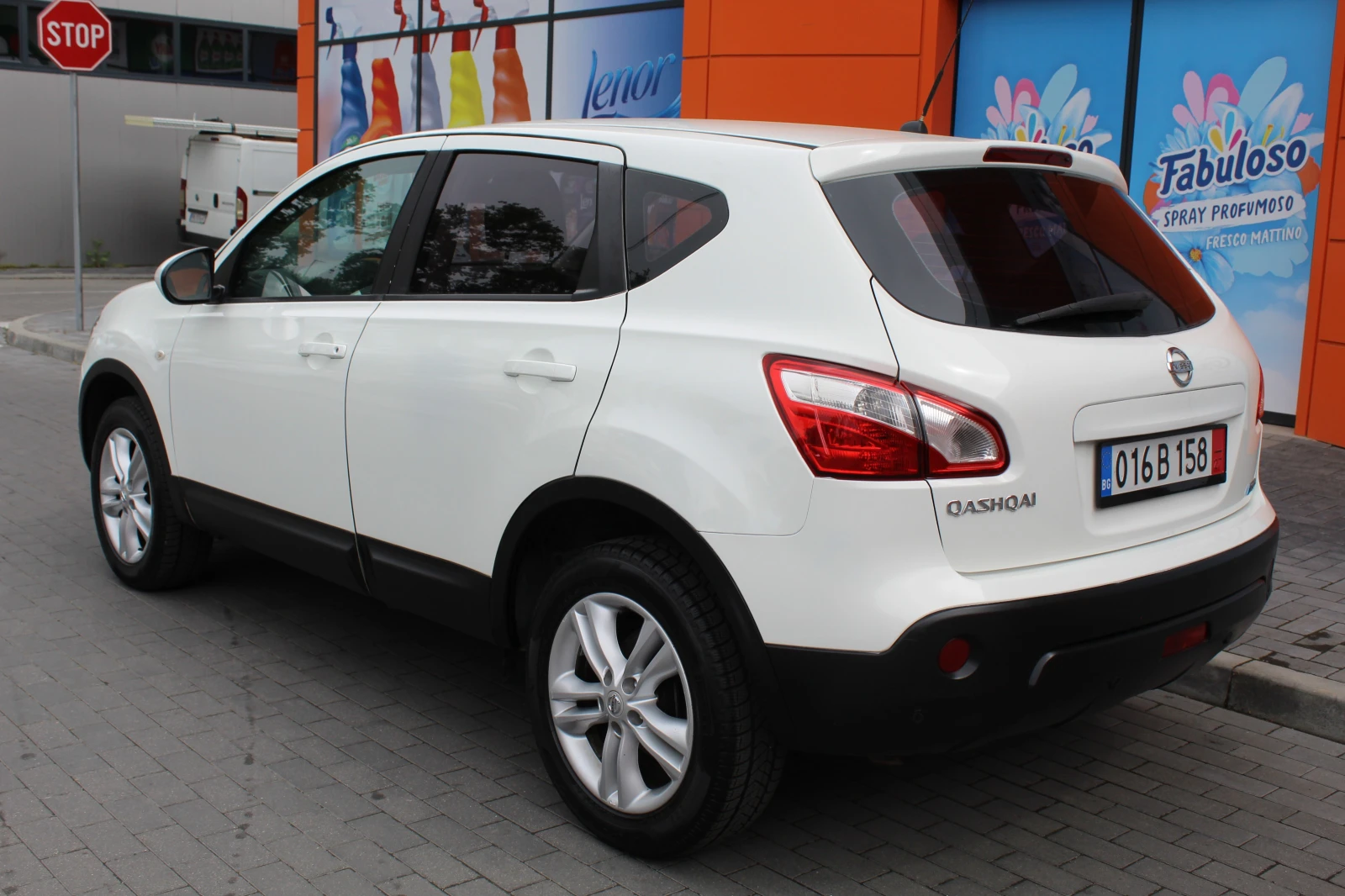 Nissan Qashqai 1.5DCI, снимка 5 - Автомобили и джипове - 54751956