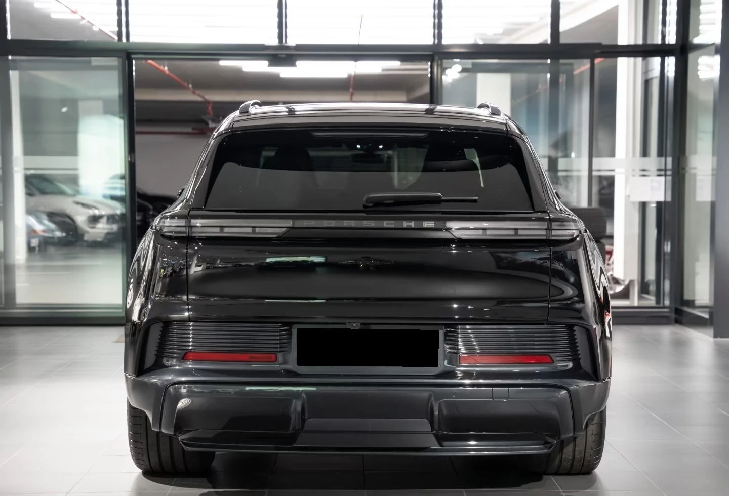 Porsche Cayenne ELECTRIC / BOSE / HUD / 360 / PANO / , снимка 4 - Автомобили и джипове - 55628093