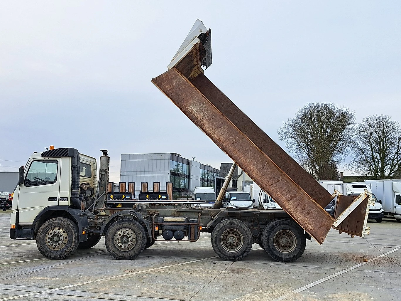 Volvo Fm 8х4 тристранно разтоварване, снимка 8 - Камиони - 54095084