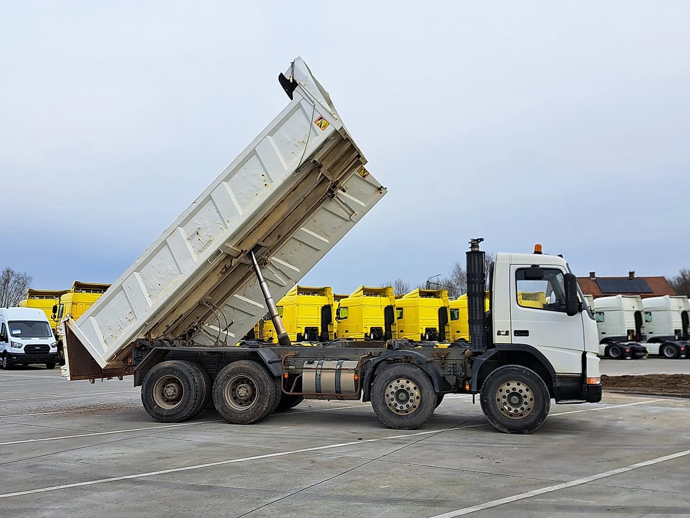 Volvo Fm 8х4 тристранно разтоварване, снимка 7 - Камиони - 54095084