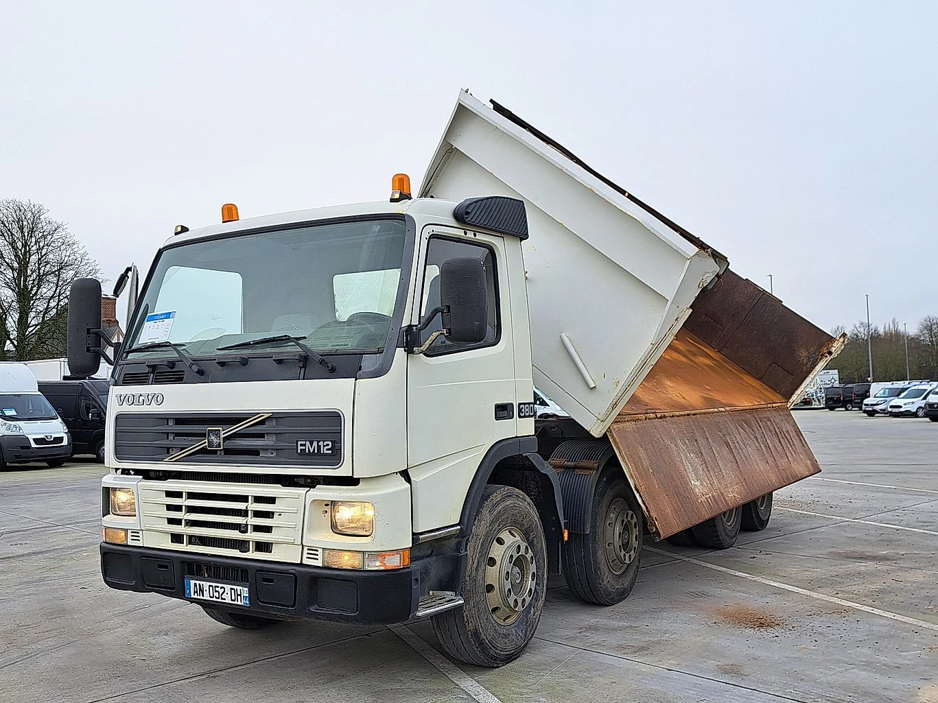 Volvo Fm 8х4 тристранно разтоварване