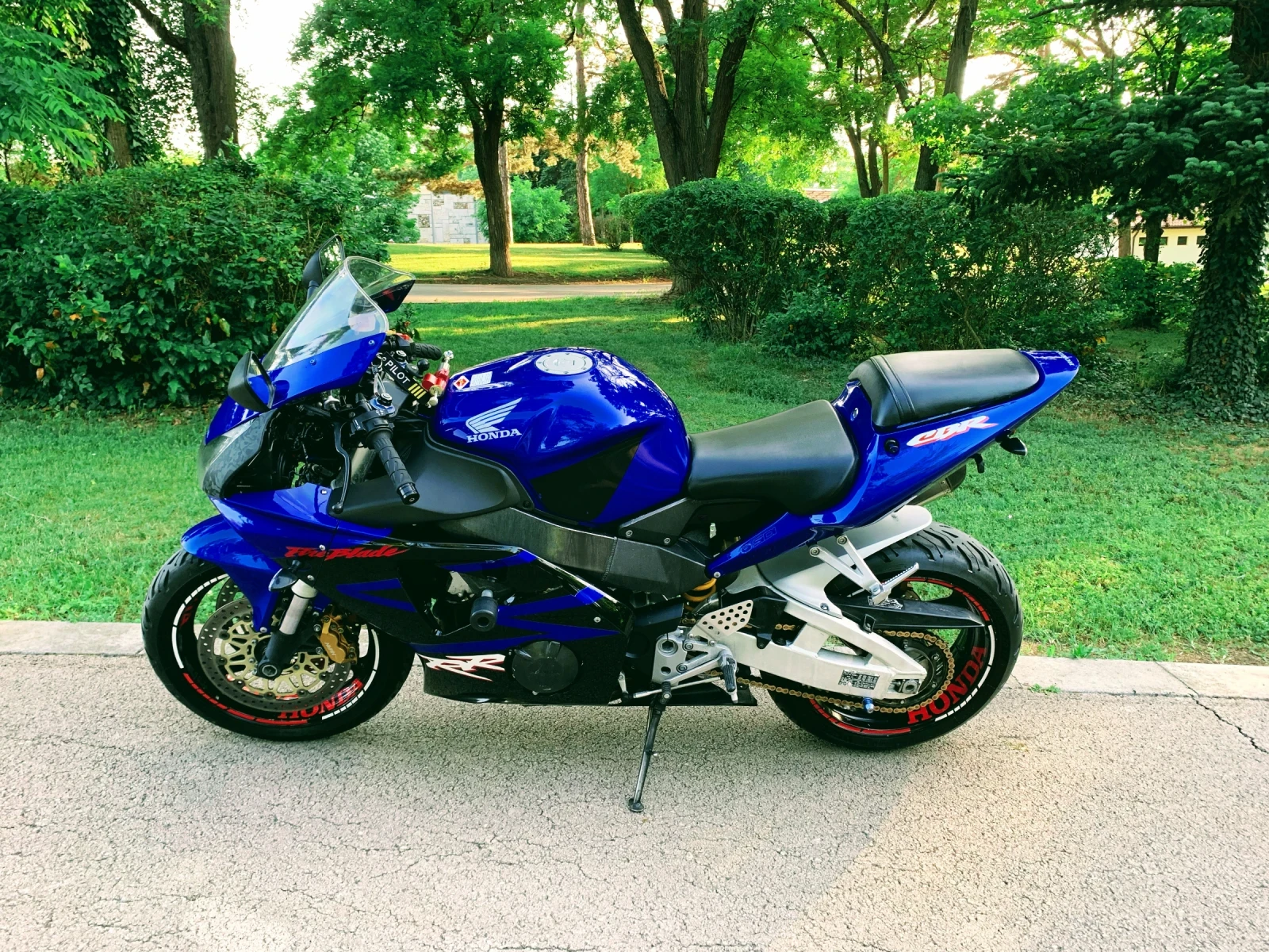 Honda Cbr 954RR - изображение 2