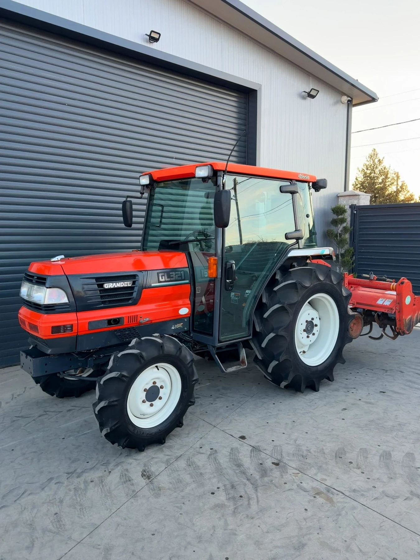 Трактор Kubota GL321