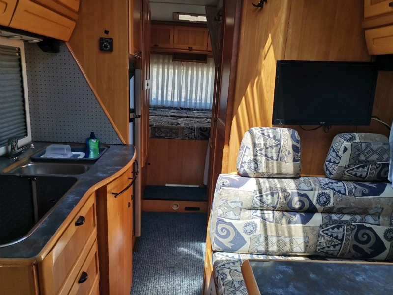 Кемпер HYMER / ERIBA, снимка 9 - Каравани и кемпери - 48038879