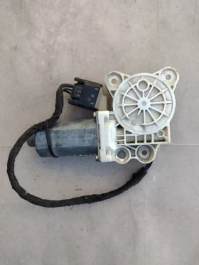     A2118202942      Mercedes-Benz E-Class W211  0130821970