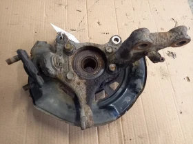 Шенкел преден десен Тойота Рав4 2.2дкат (з)