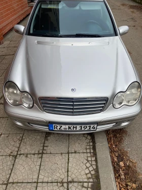 Mercedes-Benz C 220, снимка 2