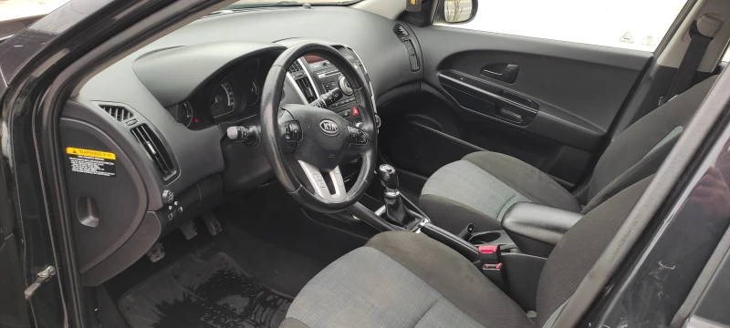 Kia Ceed 1.4 CVVT, снимка 9 - Автомобили и джипове - 48084827