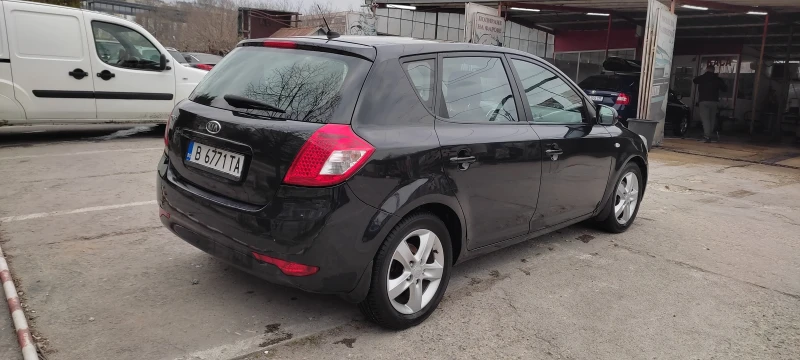 Kia Ceed 1.4 CVVT, снимка 8 - Автомобили и джипове - 48084827