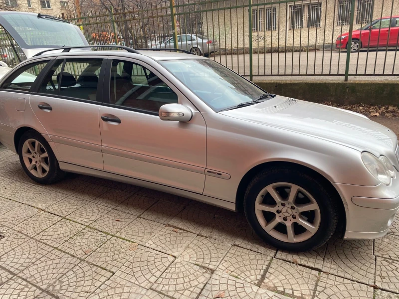 Mercedes-Benz C 220, снимка 12 - Автомобили и джипове - 48423269