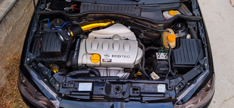 Opel Corsa 1.8 GSI , снимка 16 - Автомобили и джипове - 51801796