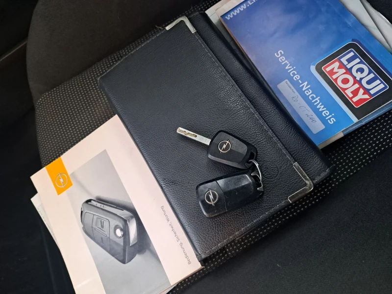 Opel Zafira 1.9CDTI, снимка 15 - Автомобили и джипове - 52119366