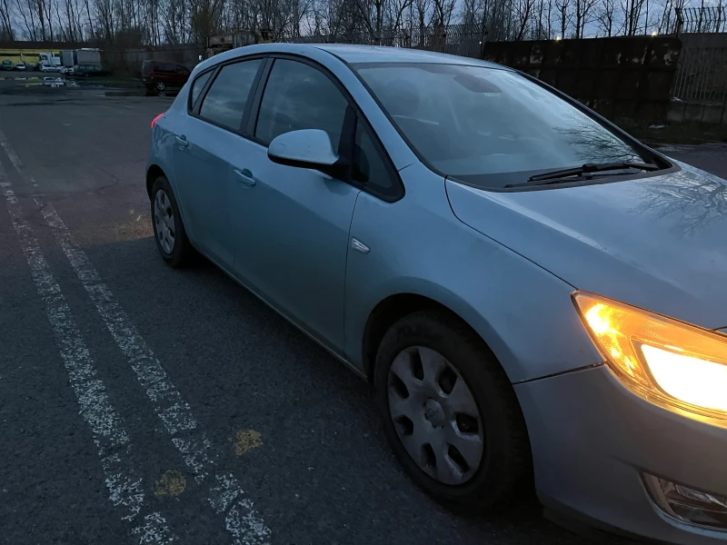 Opel Astra 1.6 LPG, снимка 2 - Автомобили и джипове - 52631378