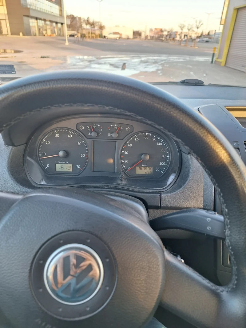 VW Polo, снимка 9 - Автомобили и джипове - 52975258