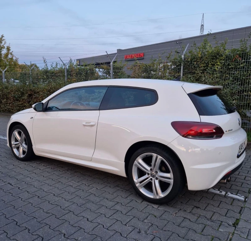 VW Scirocco R-Line* 2.0TDI* DGS, снимка 4 - Автомобили и джипове - 53463594