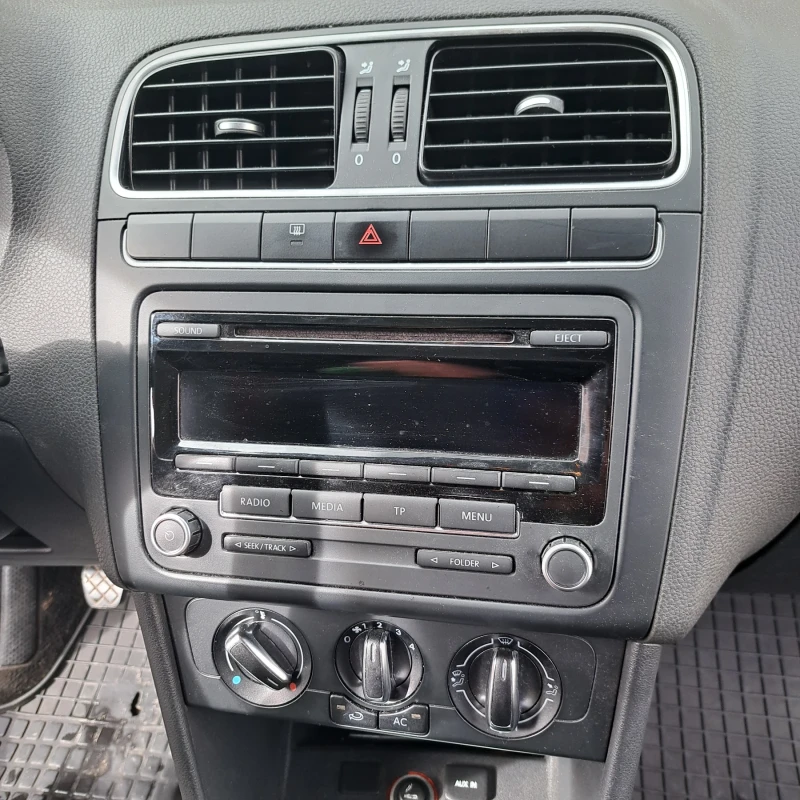 VW Polo, снимка 12 - Автомобили и джипове - 53484835