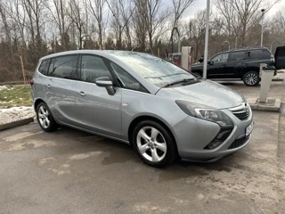 Opel Zafira Tourer, снимка 8 - Автомобили и джипове - 49057287