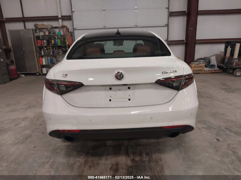 Alfa Romeo Giulia 2024 ALFA ROMEO GIULIA TI AWD - изображение 8