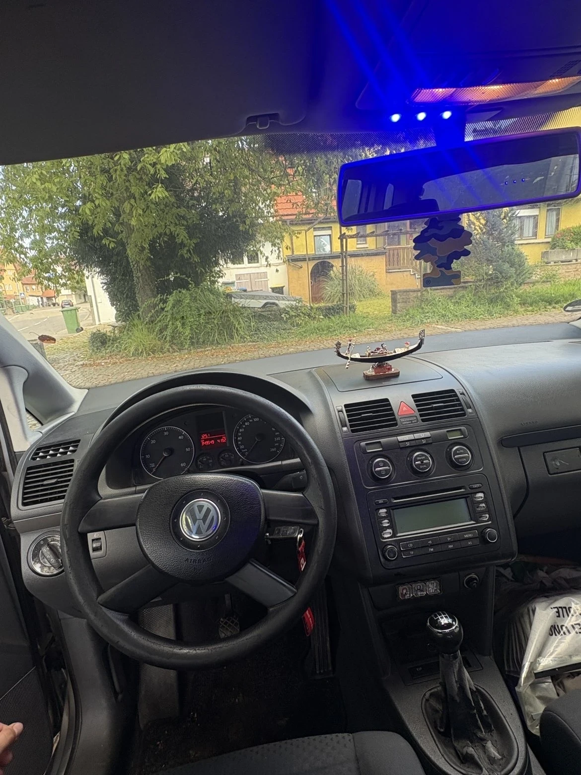 VW Touran  - изображение 8