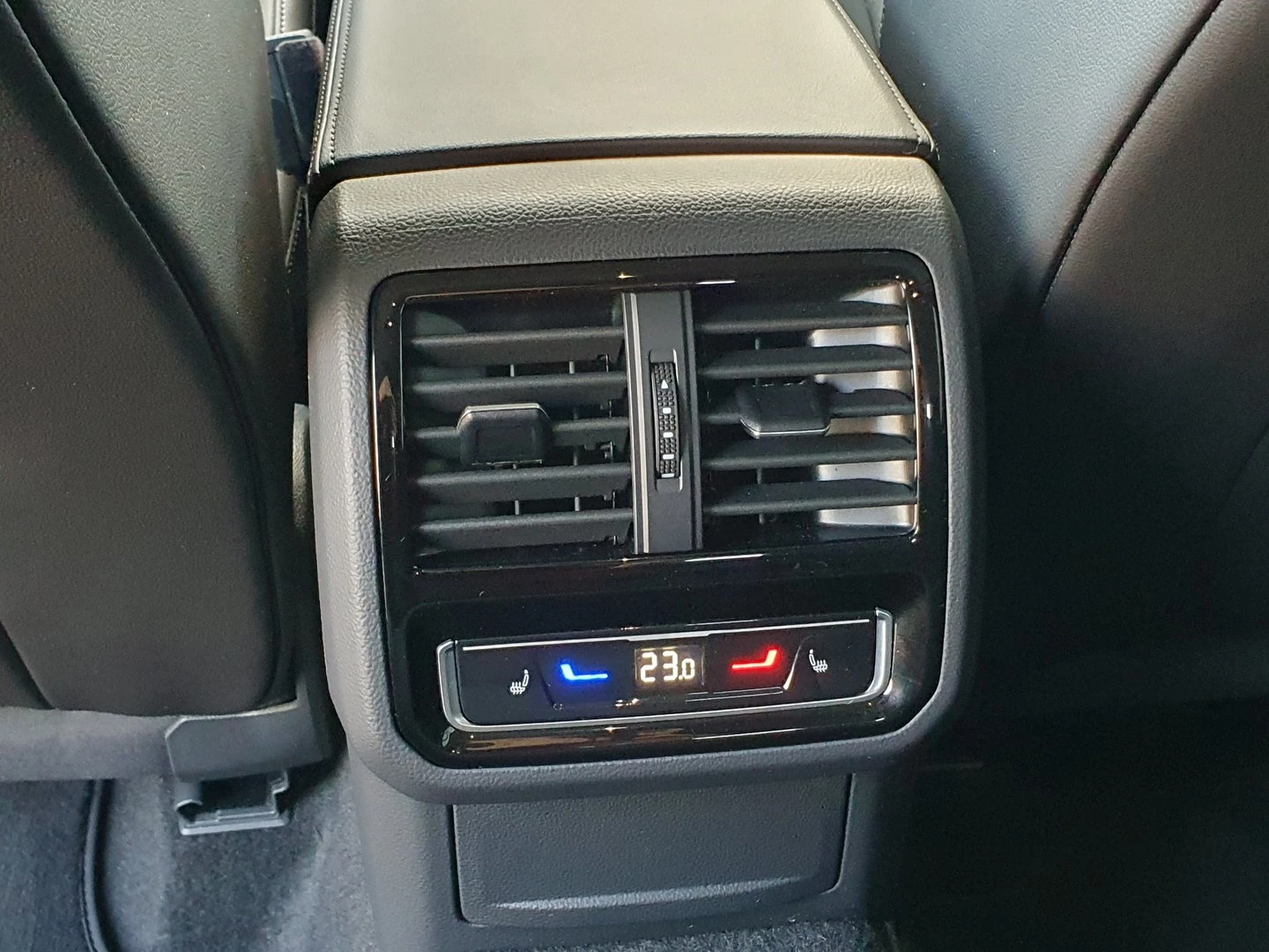 VW Arteon Elegance 2.0 TSI OPF DSG | Mobile.bg � ����������� 9