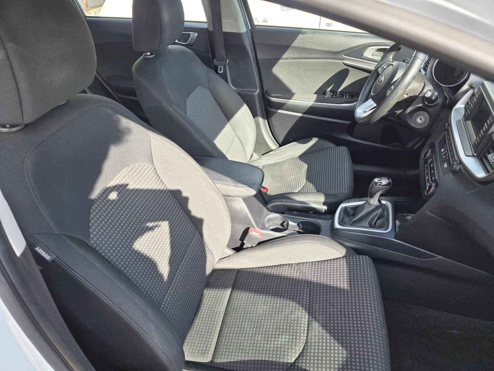 Kia Ceed 1.4i | Mobile.bg � ����������� 6