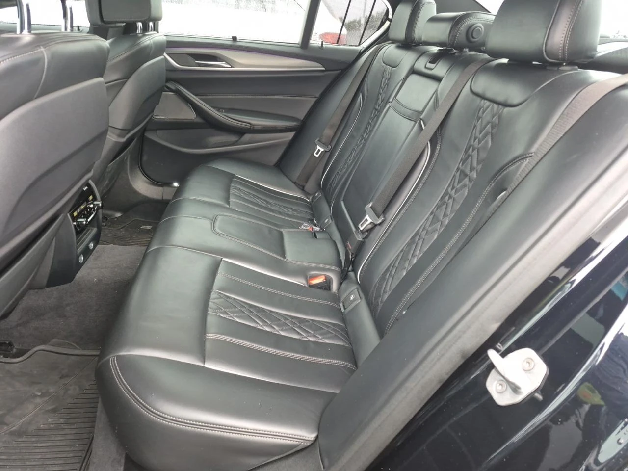 BMW 540 M pack* 360* �����* �����* Carplay* Adaptive | Mobile.bg � ����������� 13