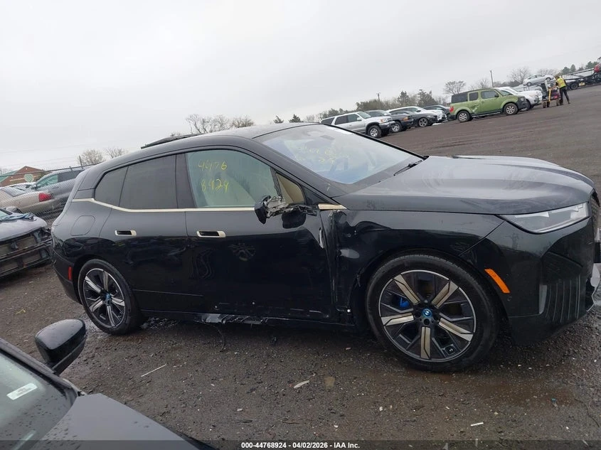 BMW iX xDrive50, снимка 13 - Автомобили и джипове - 54397842