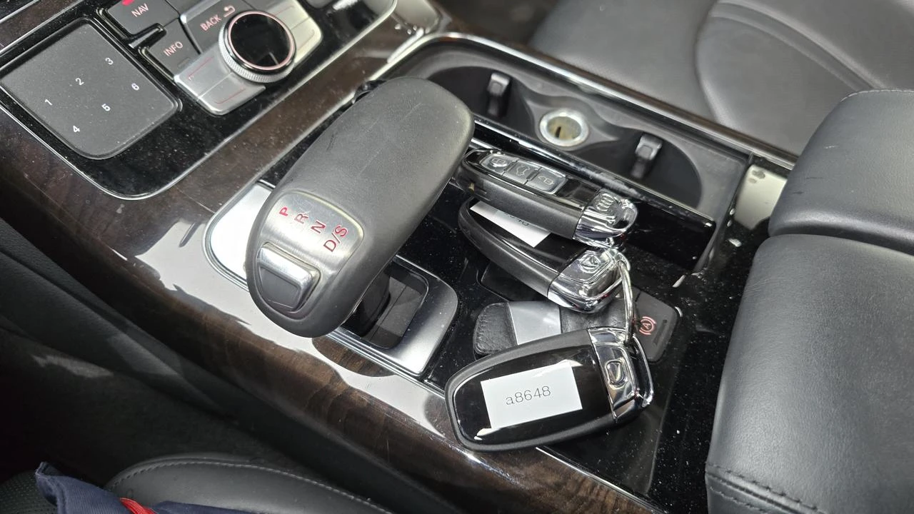 Audi A8 60TDI Matrix* 360* Distronic* HeadUp* Масаж* Bose, снимка 8 - Автомобили и джипове - 54740435