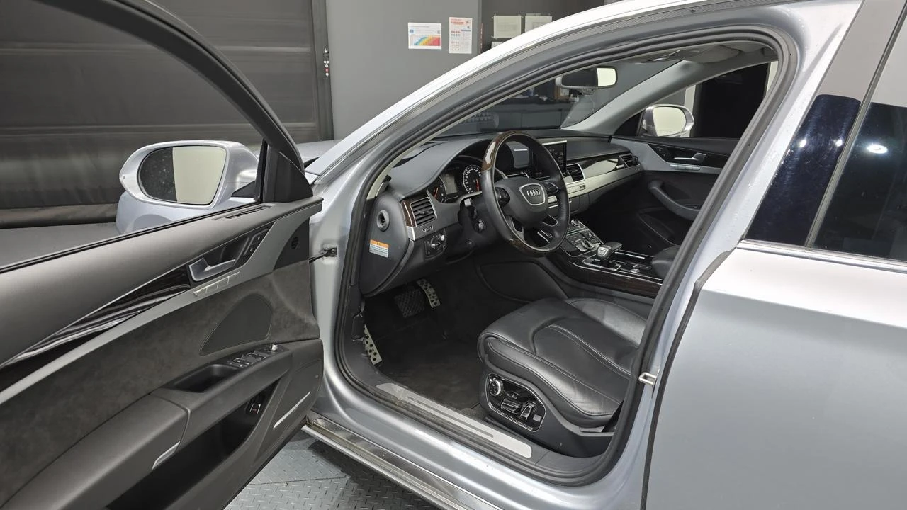Audi A8 60TDI Matrix* 360* Distronic* HeadUp* Масаж* Bose, снимка 5 - Автомобили и джипове - 54740435