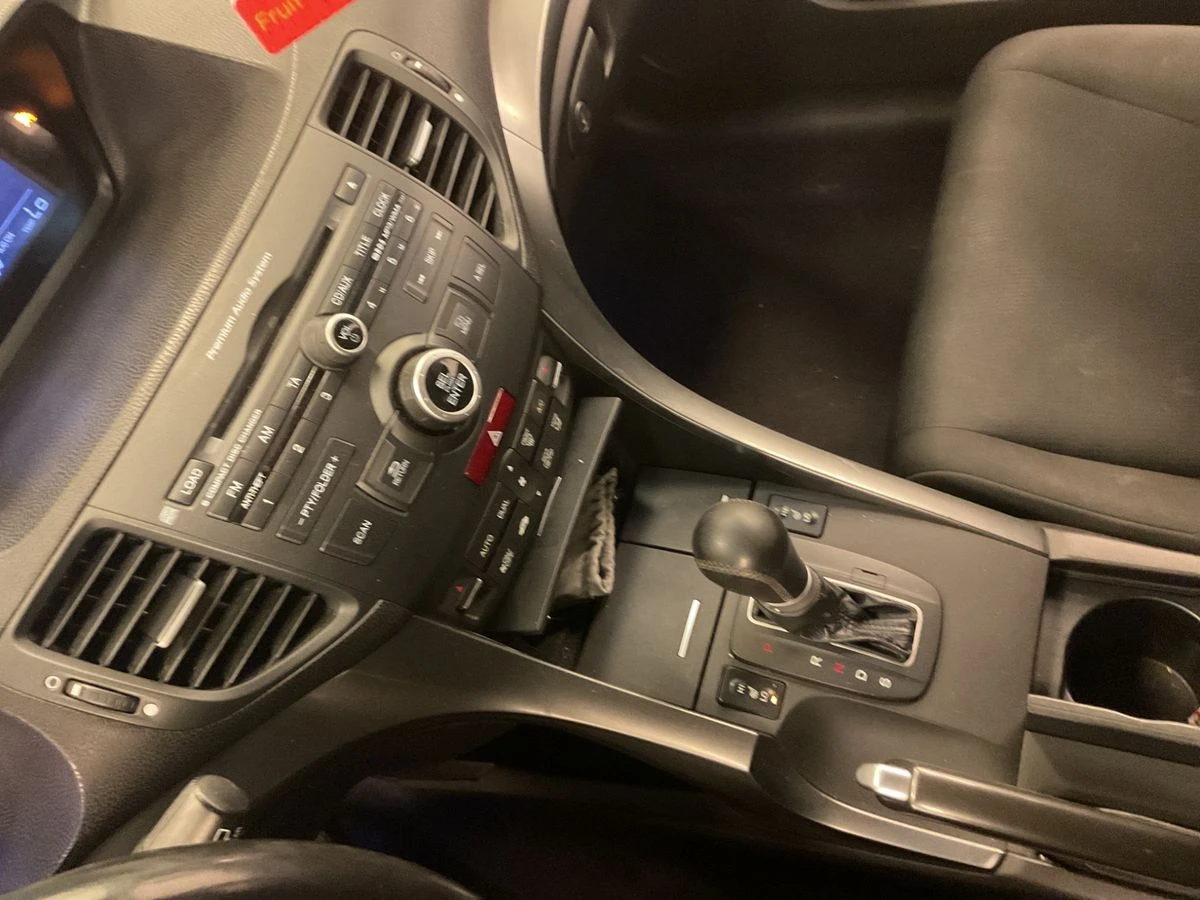 Honda Accord 2.0 - ELEGANCE, снимка 9 - Автомобили и джипове - 54875287