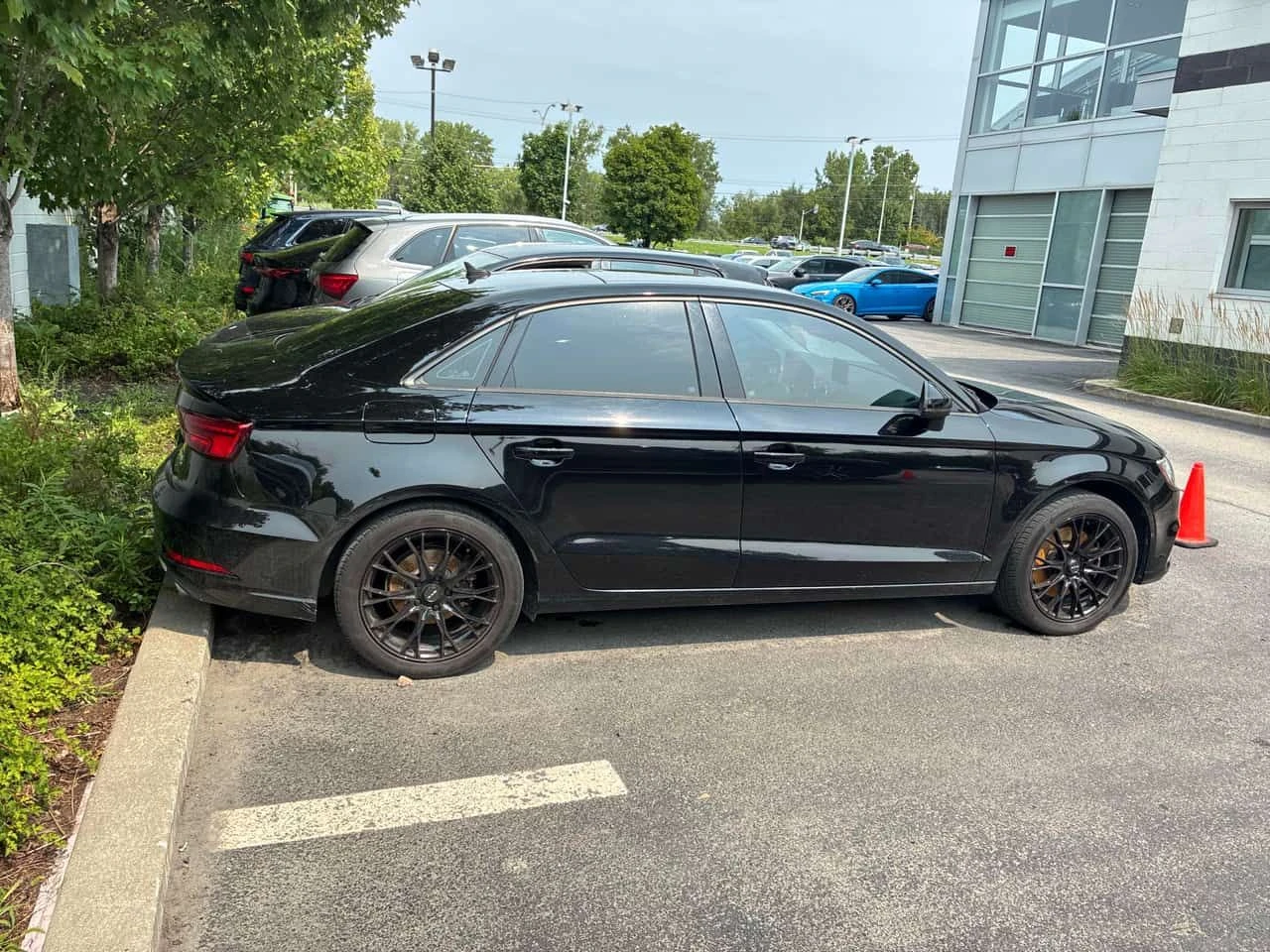 Audi A3 * 2.0T Komfort * АВТОКРЕДИТ БЕЗ ПЪРВОНАЧАЛНА ВНОСК, снимка 3 - Автомобили и джипове - 55626874