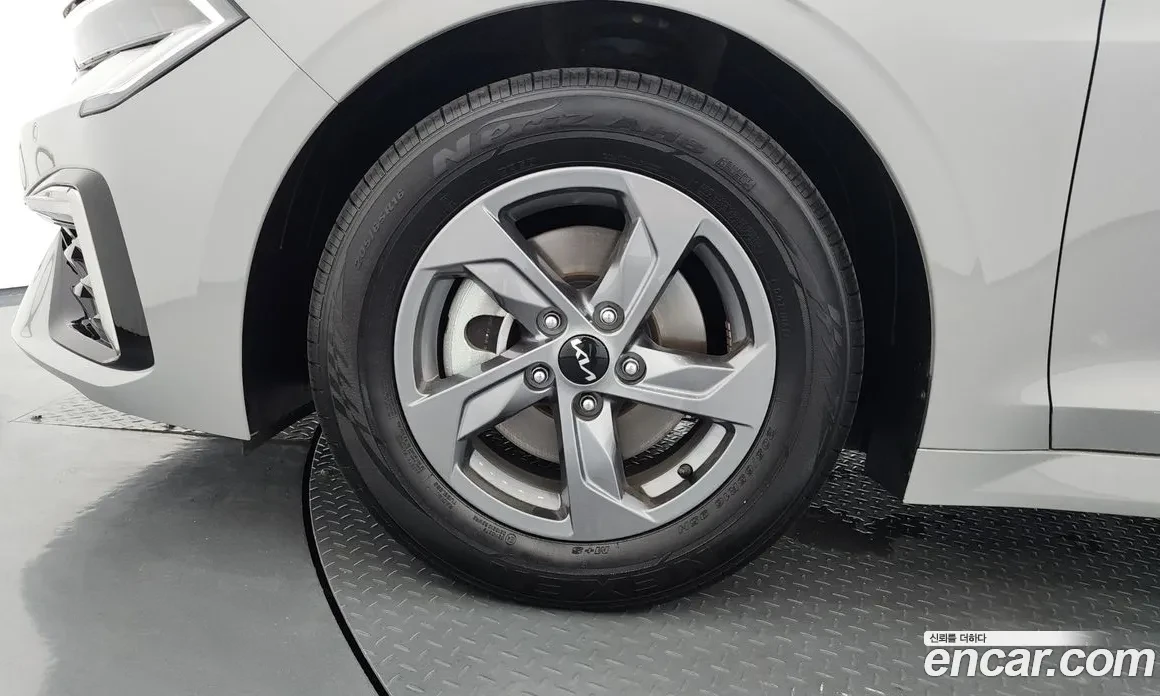 Kia K5 ПОДГРЕВИ * ОБДУХВАНЕ * КАМЕРА, снимка 14 - Автомобили и джипове - 56068701