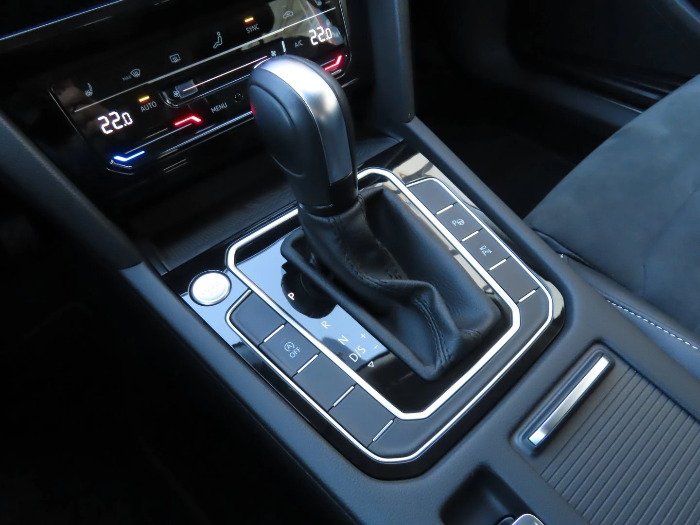 VW Passat, снимка 13 - Автомобили и джипове - 56421773