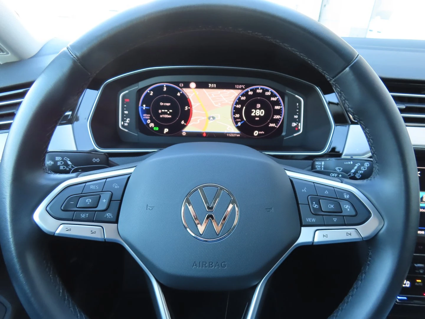 VW Passat, снимка 12 - Автомобили и джипове - 56421773