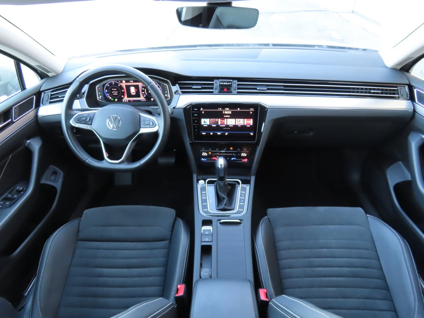 VW Passat, снимка 10 - Автомобили и джипове - 56421773