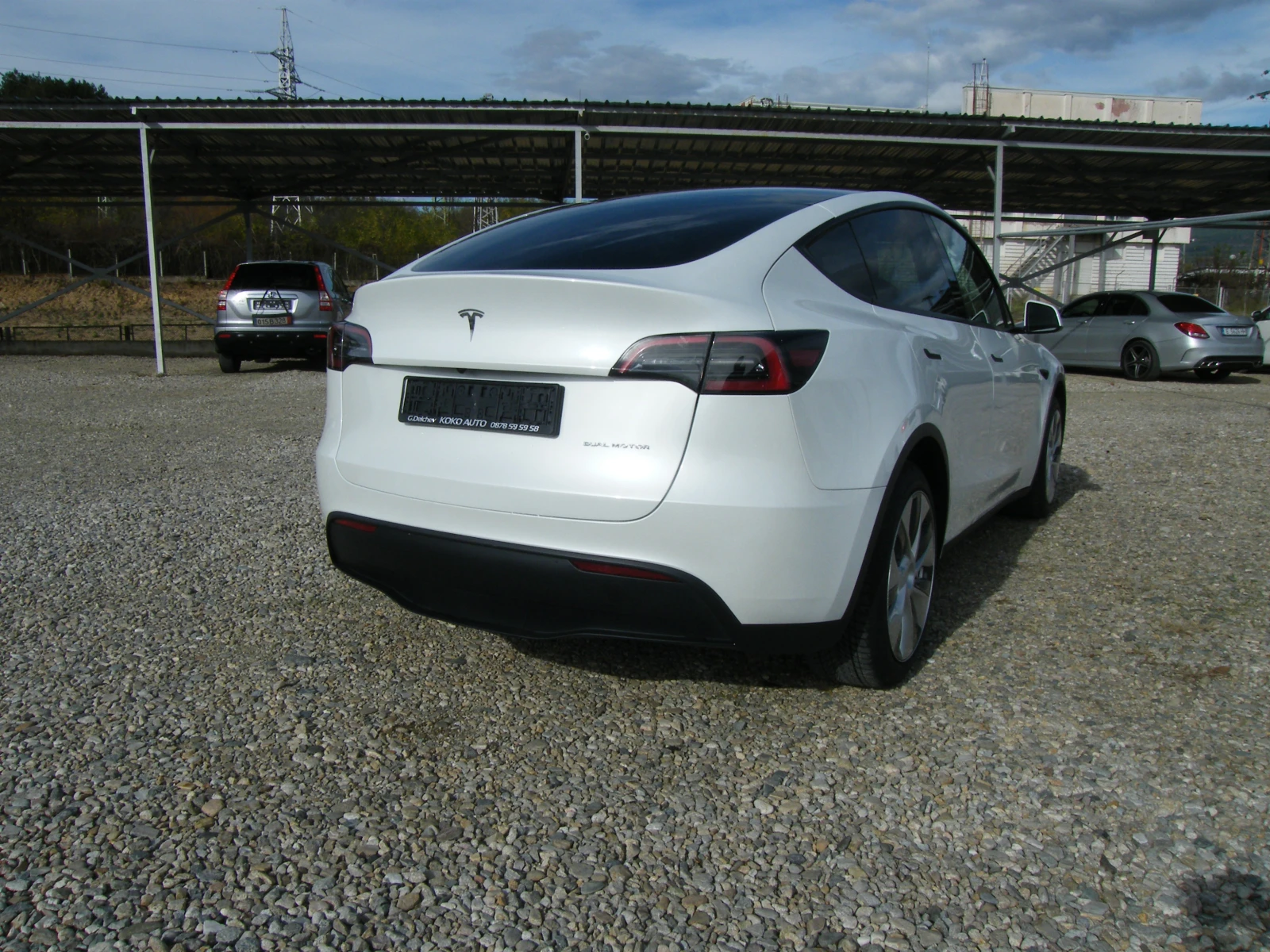 Tesla Model Y long range duall motor, снимка 4 - Автомобили и джипове - 56709328