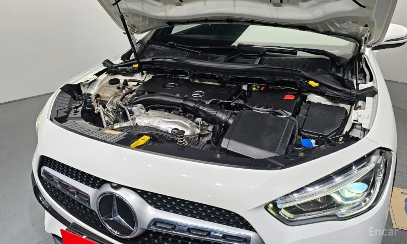 Mercedes-Benz GLA 250, снимка 6 - Автомобили и джипове - 53515612