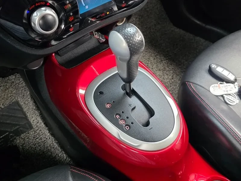Nissan Juke SV F15 1.6 Бензин, снимка 8 - Автомобили и джипове - 55457430