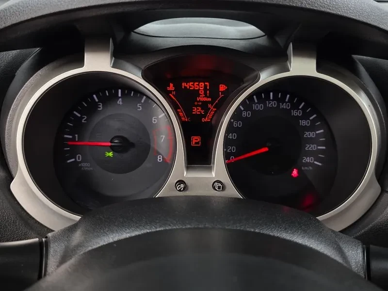 Nissan Juke SV F15 1.6 Бензин, снимка 5 - Автомобили и джипове - 55457430